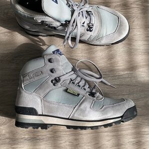 Vasque hiking boots - size 10.5 - lightly worn with waterproof goretex